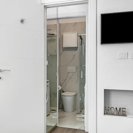 Apartamento Viaortisuite Pta Romana Wifi & A-c 12 Min To Duomo Milão