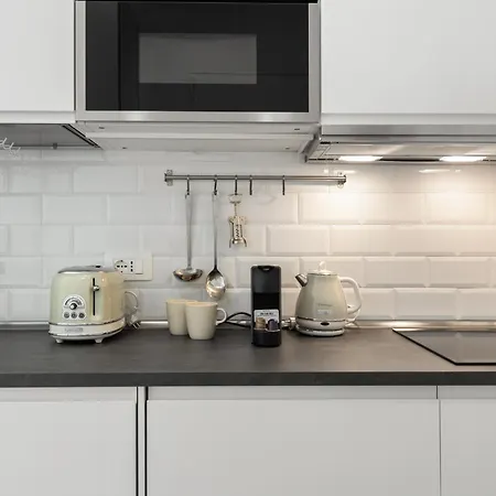 Apartamento Viaortisuite Pta Romana Wifi & A-c 12 Min To Duomo Milão
